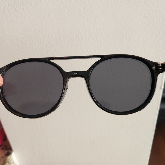 Fossil Round Sunglasses - Picture 7 of 8